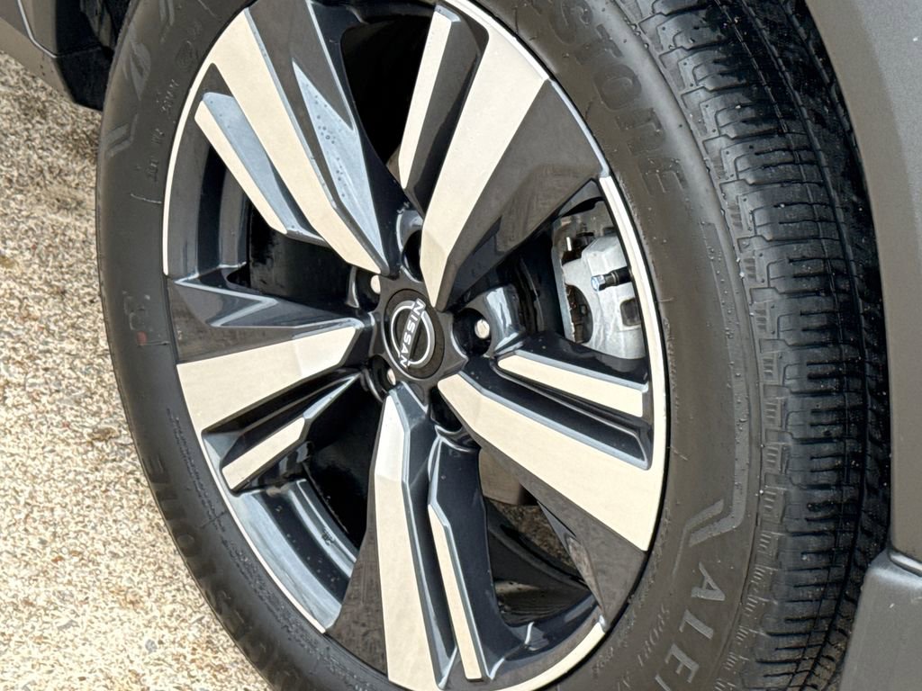 Used 2023 Nissan Rogue SL w/ SL Premium Package image 10