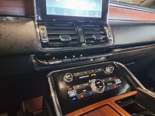 Used 2021 Lincoln Navigator Reserve w/ Luxury Package AWD/4WD image 29