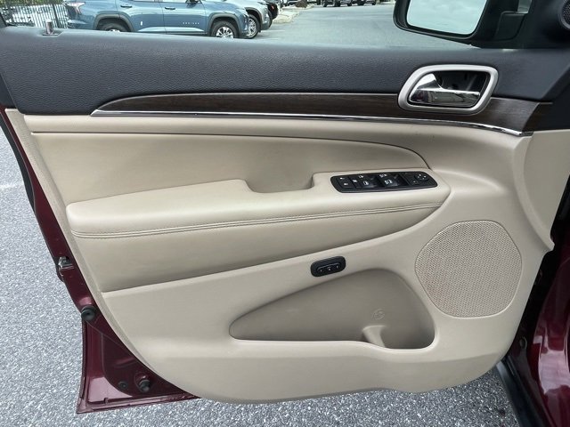 Used 2017 Jeep Grand Cherokee Limited image 29