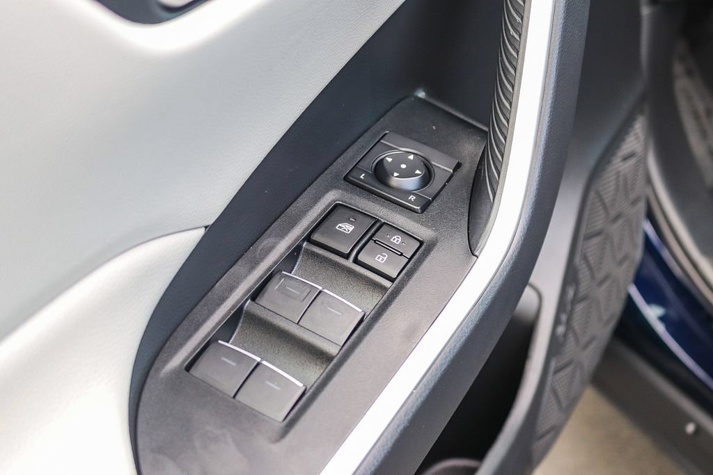 Used 2024 Toyota RAV4 XLE FWD image 20