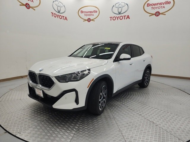 Used 2024 BMW X2 xDrive28i w/ Convenience Package image 2