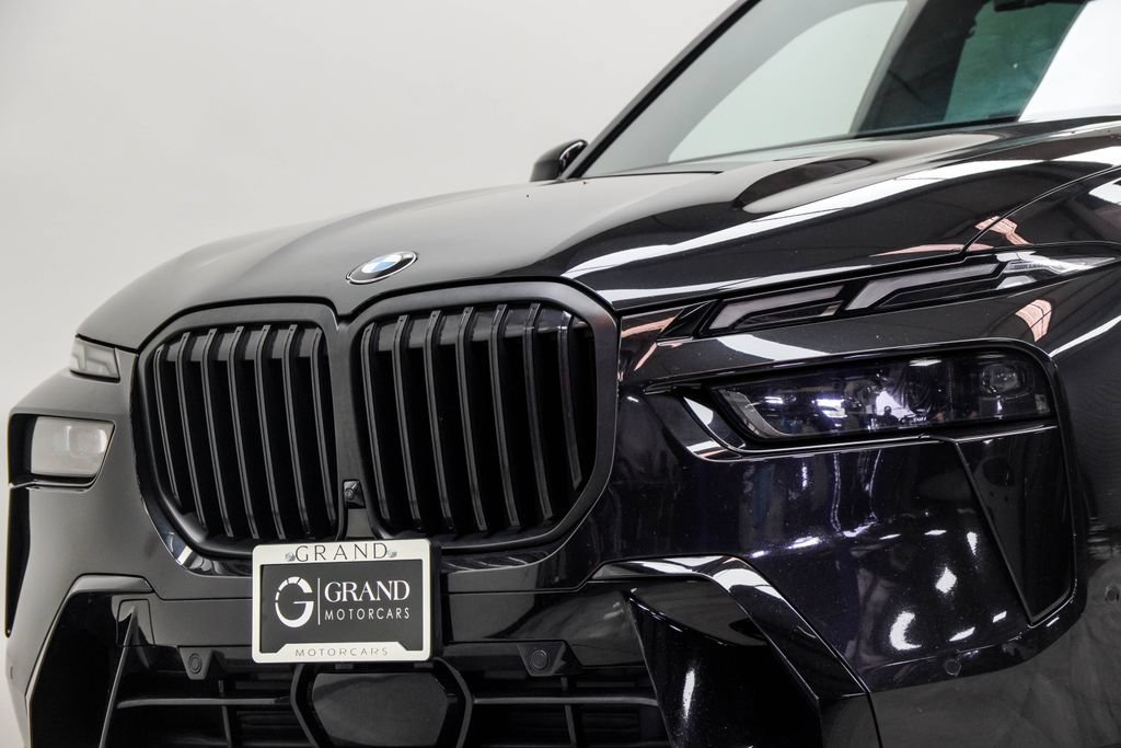 Used 2023 BMW X7 xDrive40i w/ M Sport Package AWD/4WD image 2