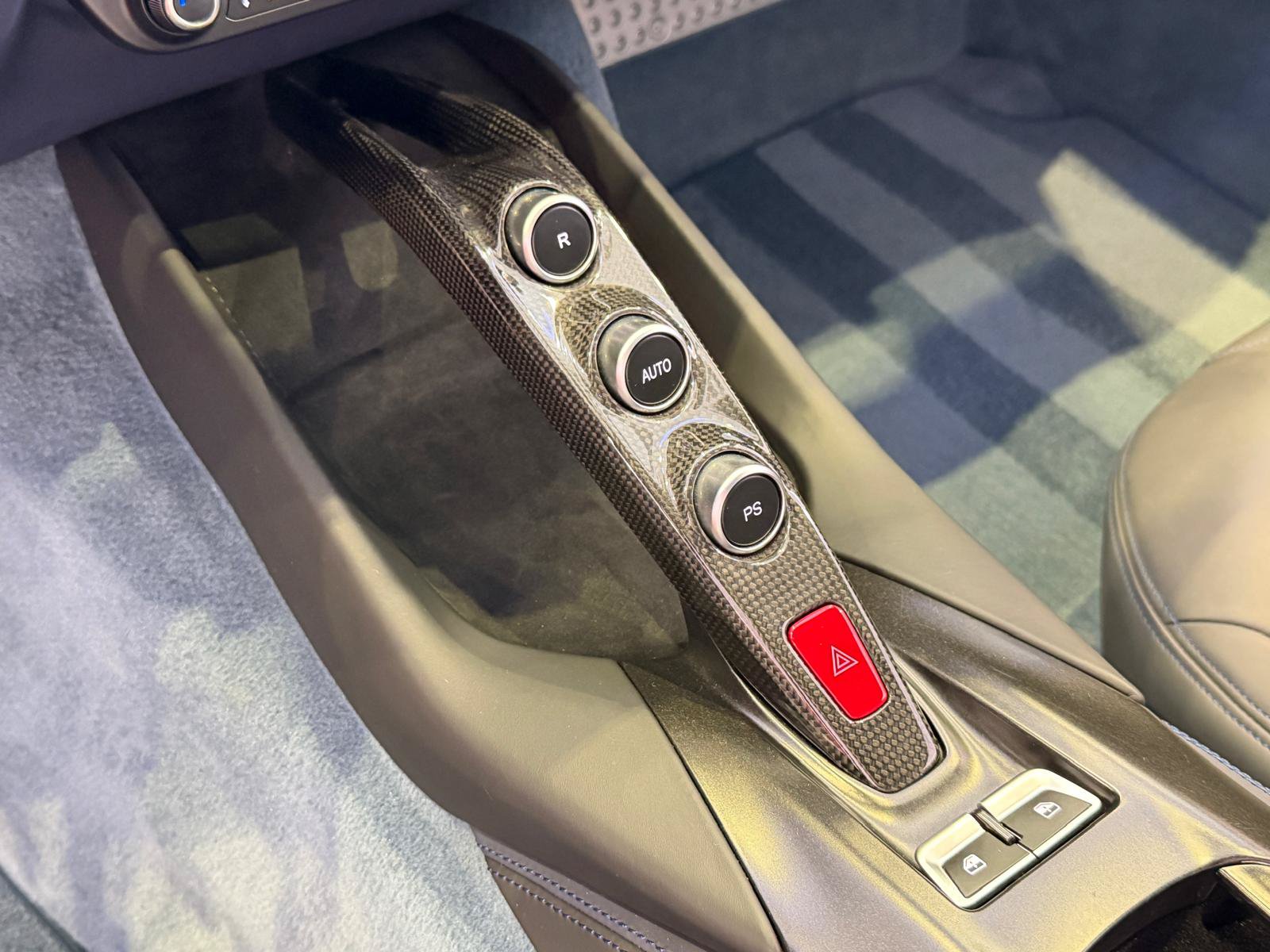 Used 2019 Ferrari 812 Superfast RWD image 33
