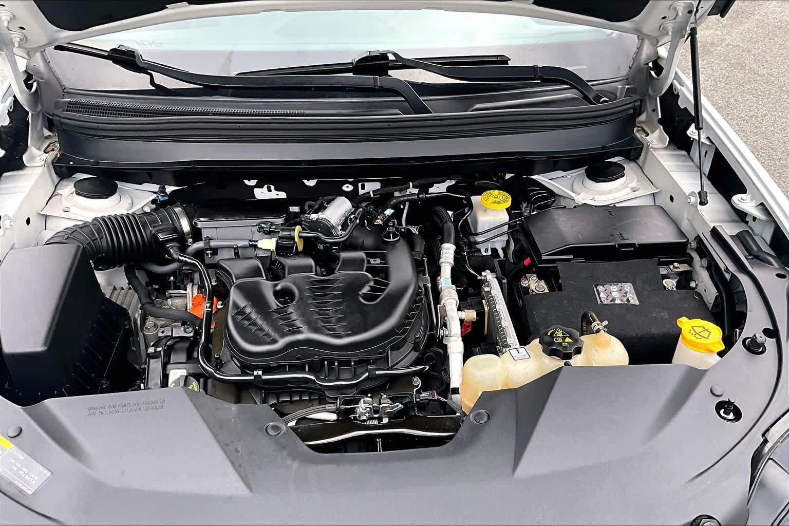 Used 2019 Jeep Cherokee Limited w/ Technology Group FWD image 31