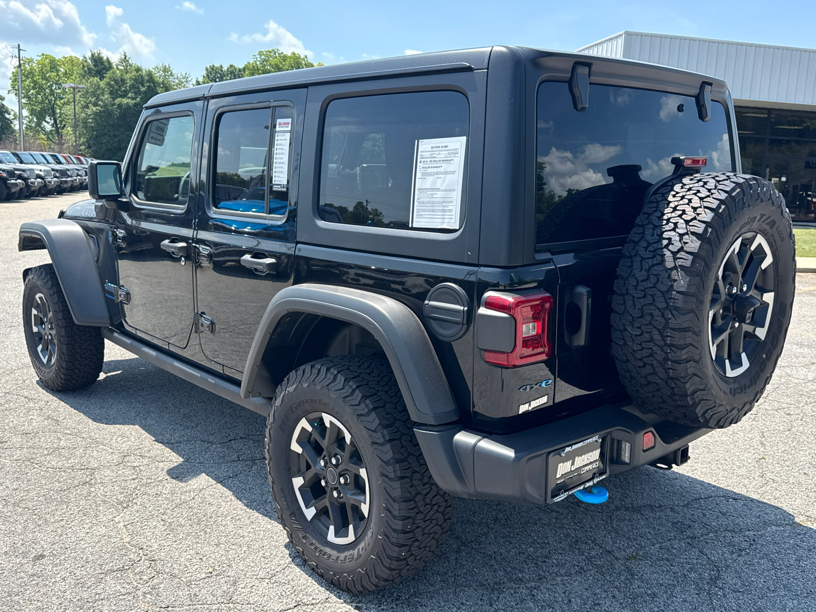 Used 2025 Jeep Wrangler Unlimited Rubicon 4xe w/ Convenience Group AWD/4WD image 7