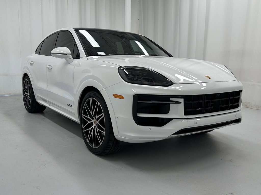 Used 2025 Porsche Cayenne GTS image 2