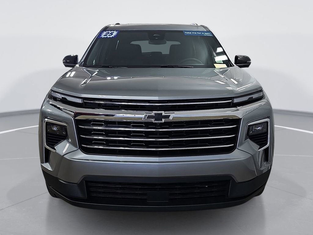 Certified 2025 Chevrolet Traverse LT w/ Driver Confidence Package image 10