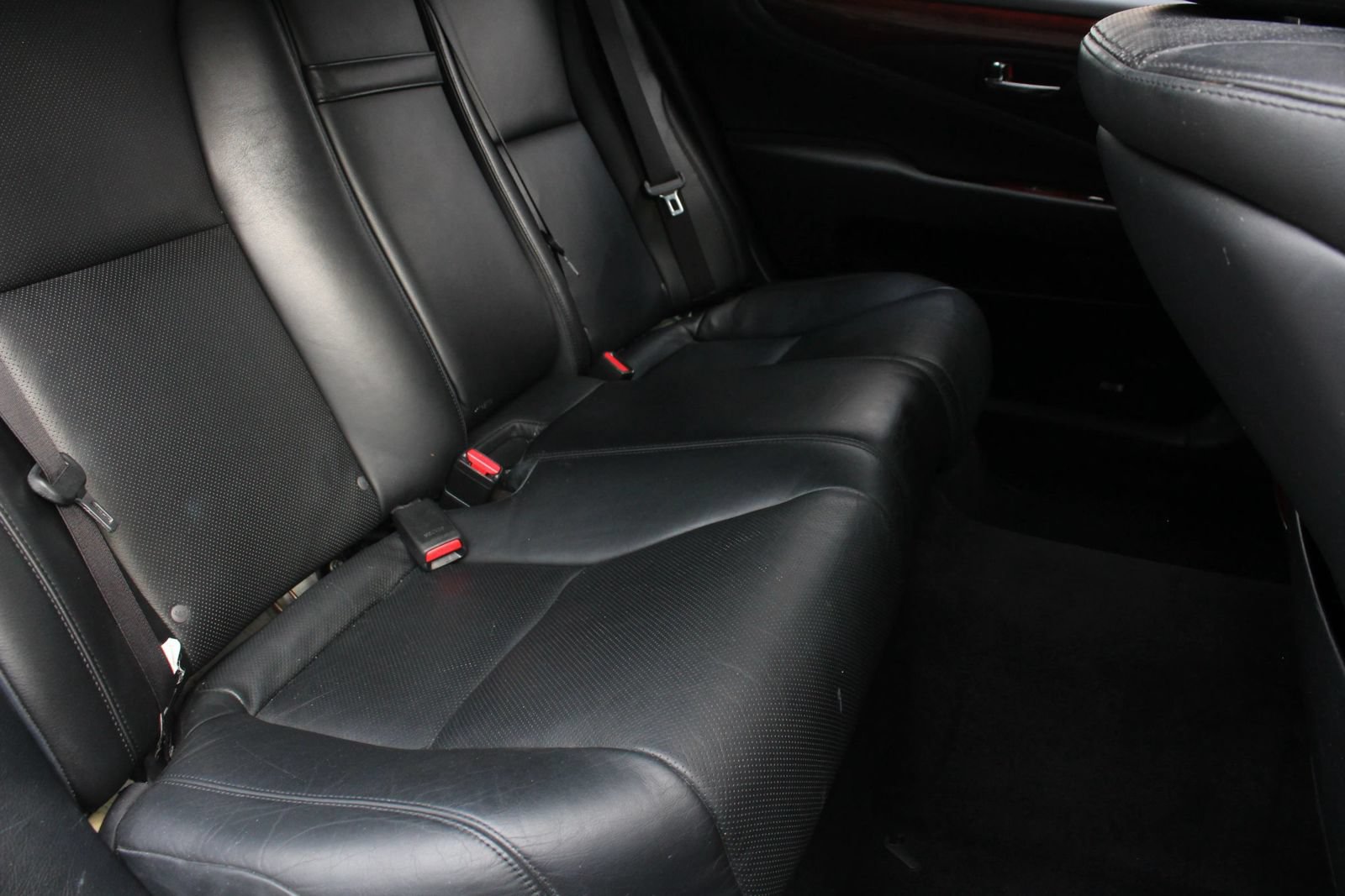 Used 2011 Lexus LS 460 L w/ Luxury Pkg RWD image 24