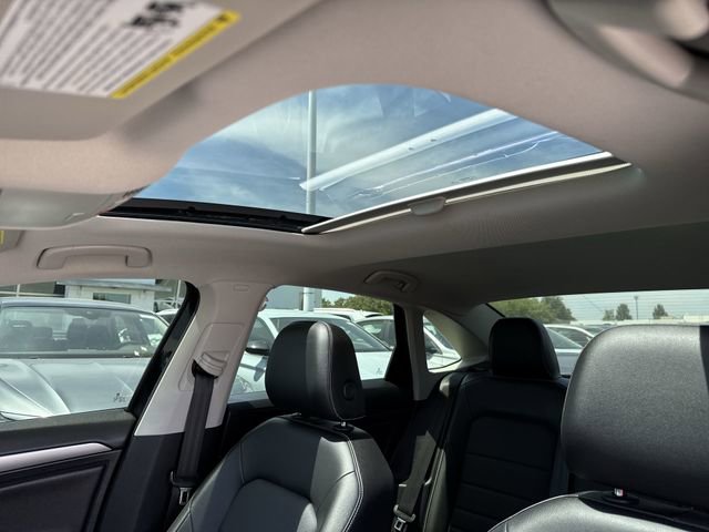 Certified 2022 Volkswagen Jetta SE FWD image 18