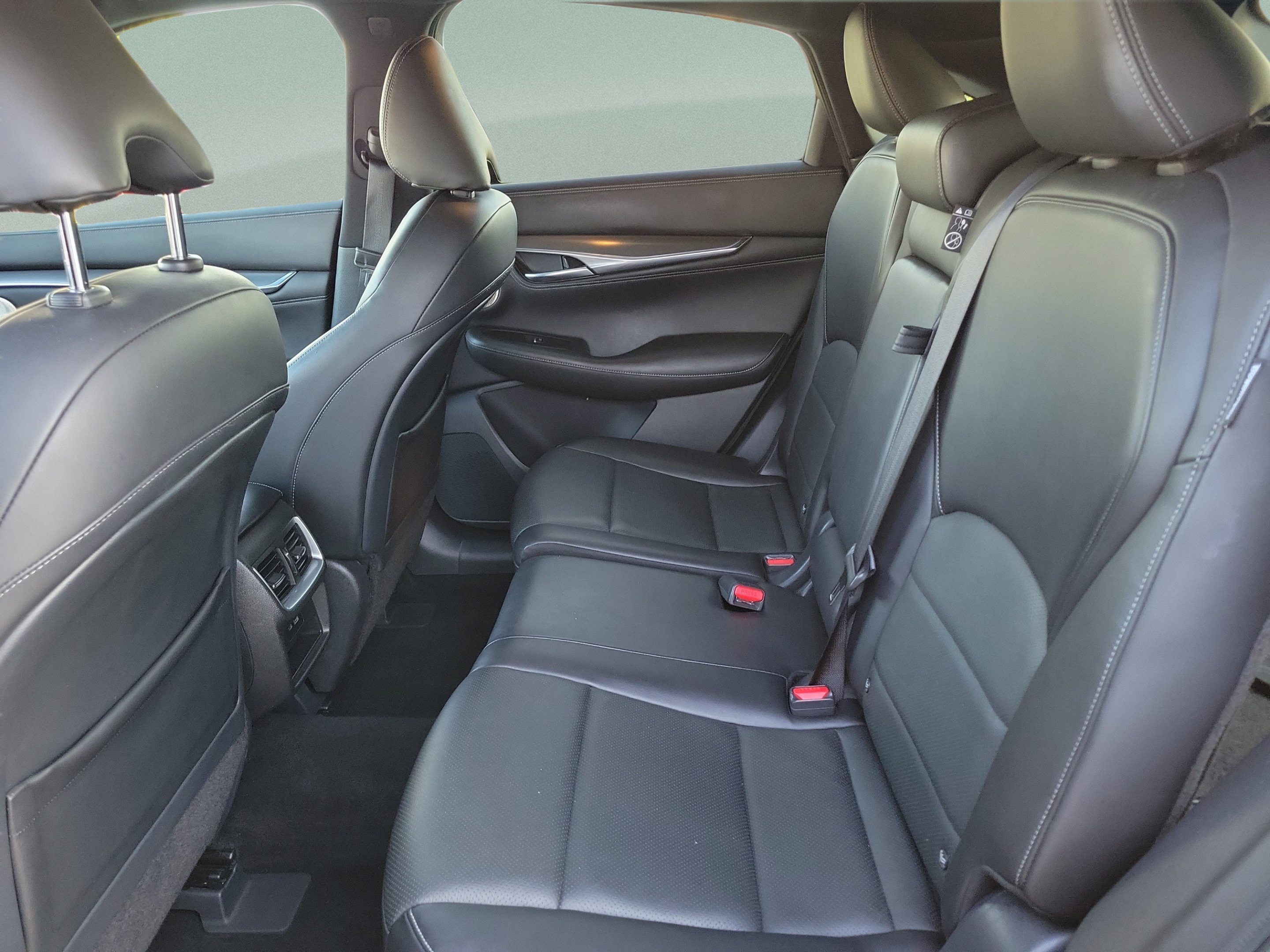 Used 2023 INFINITI QX55 Essential AWD/4WD image 7