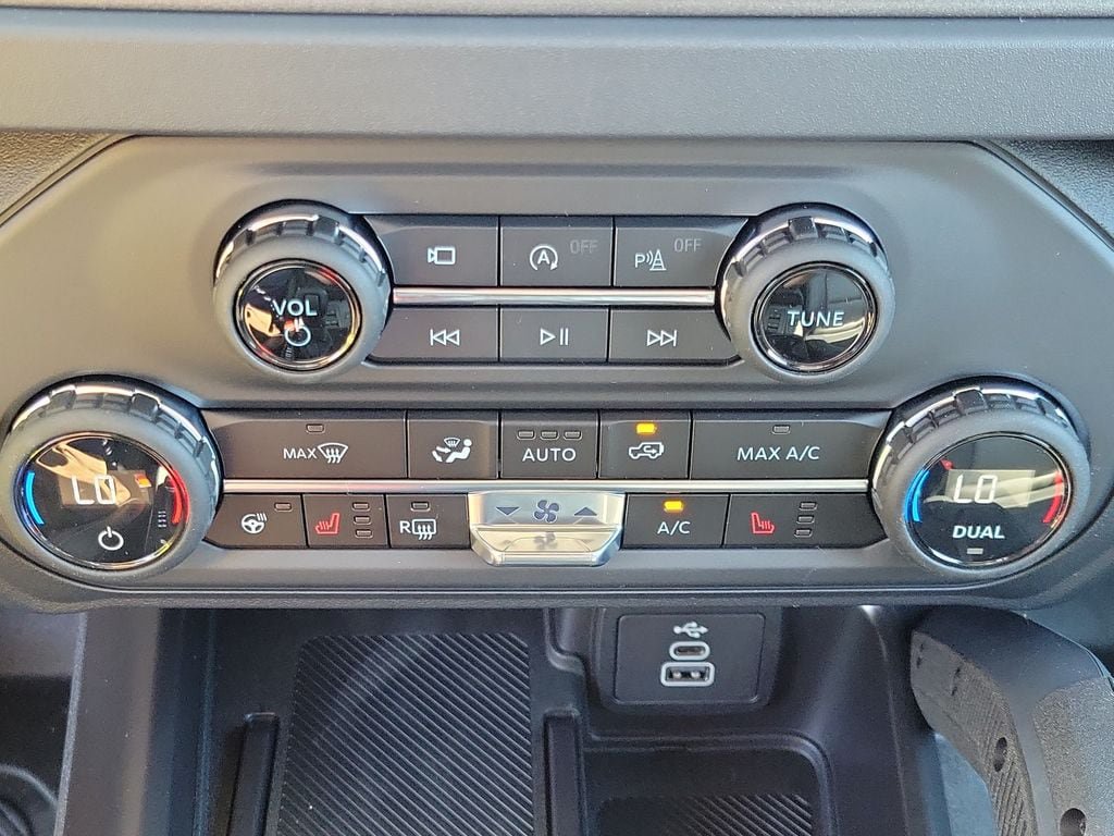 New 2026 Ford Bronco Badlands AWD/4WD image 28