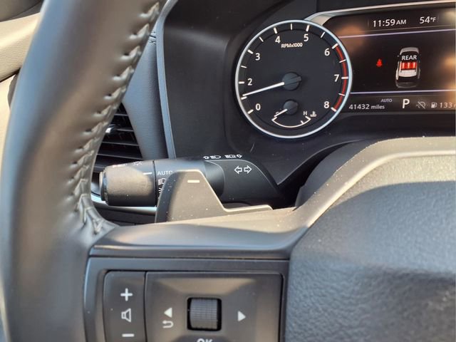 Used 2025 Nissan Rogue SV image 16