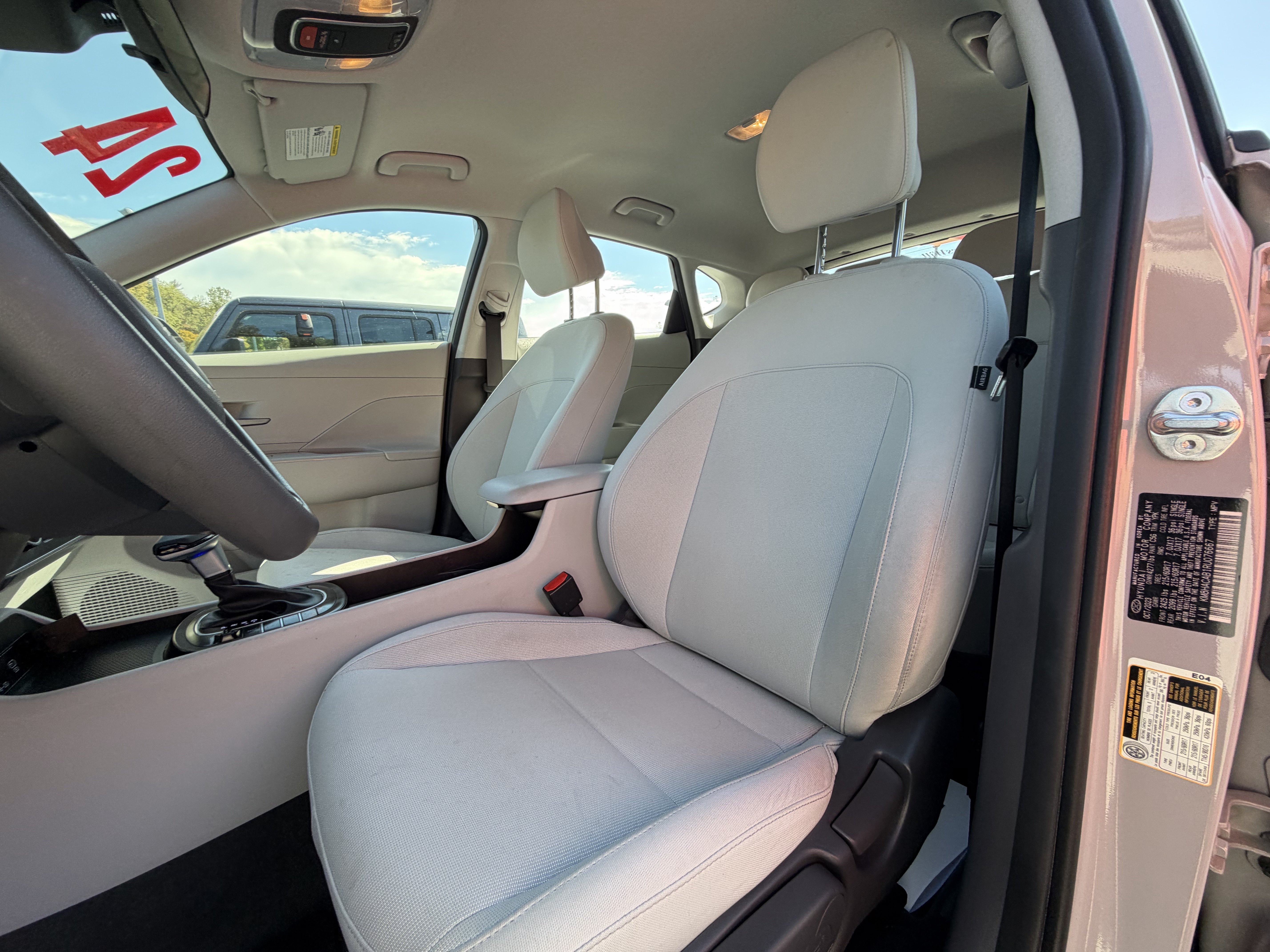 Used 2024 Hyundai Kona SE AWD/4WD image 12