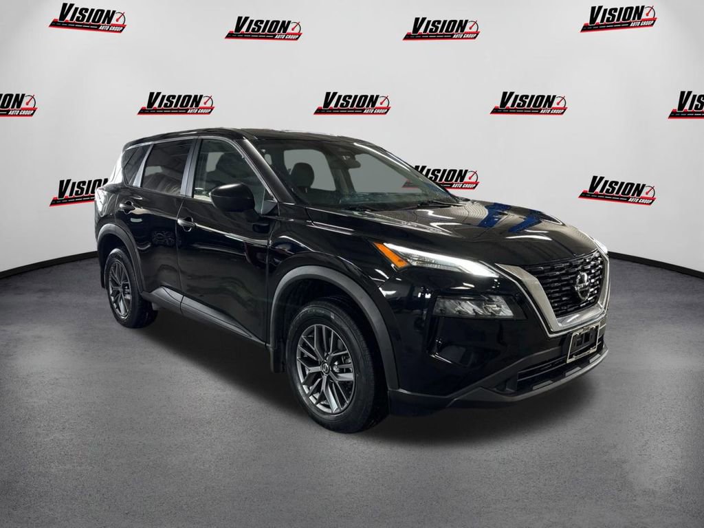 Certified 2021 Nissan Rogue S image 3