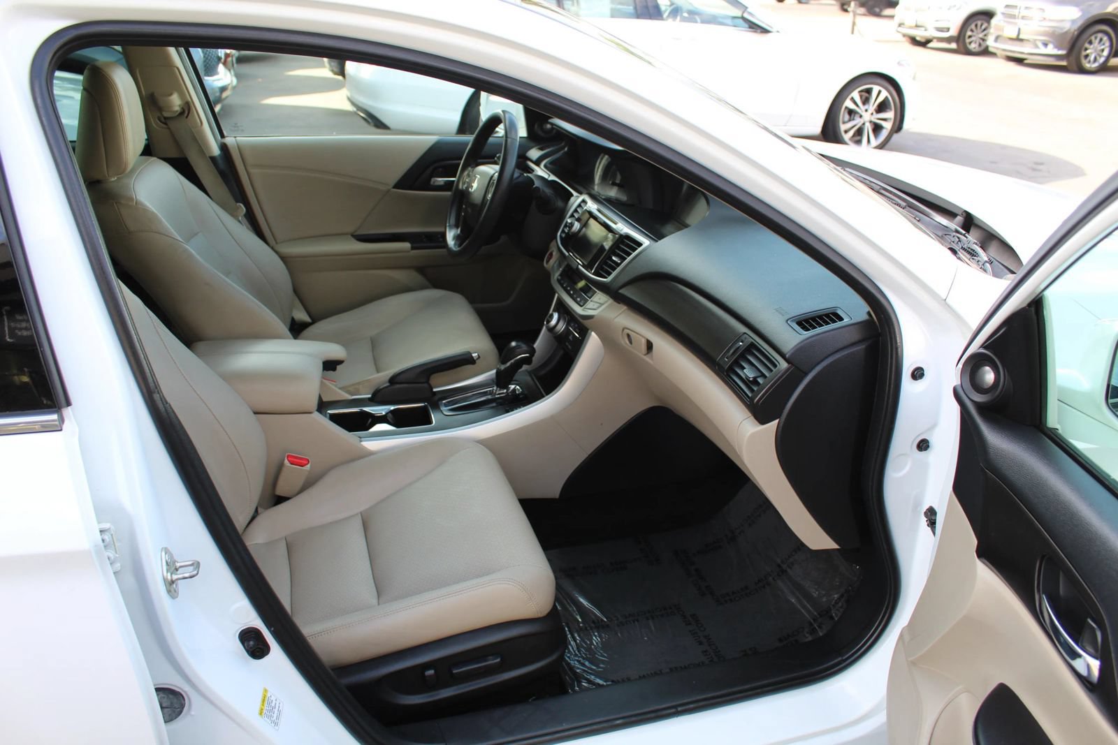 Used 2015 Honda Accord EX-L image 10