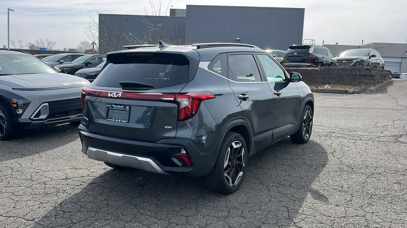 Used 2025 Kia Seltos SX w/ SX Sunroof Package image 6