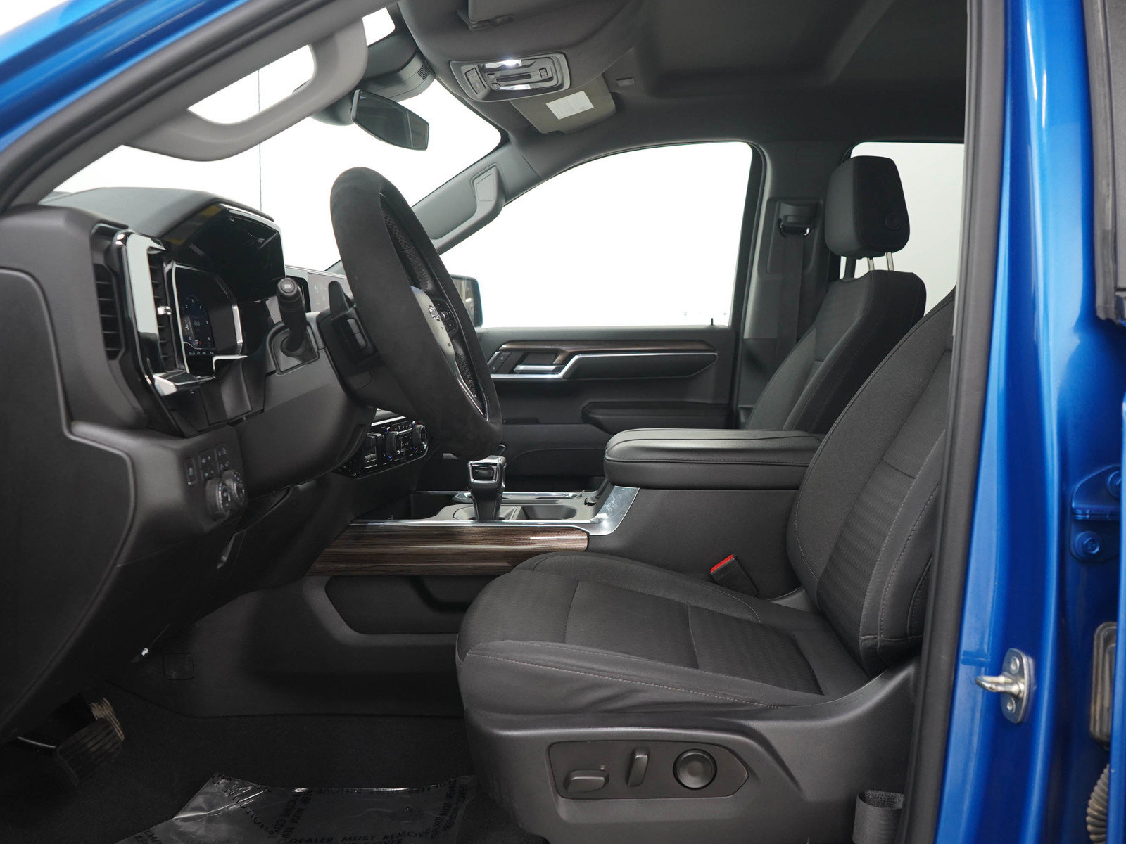 Used 2023 Chevrolet Silverado 1500 RST AWD/4WD image 23