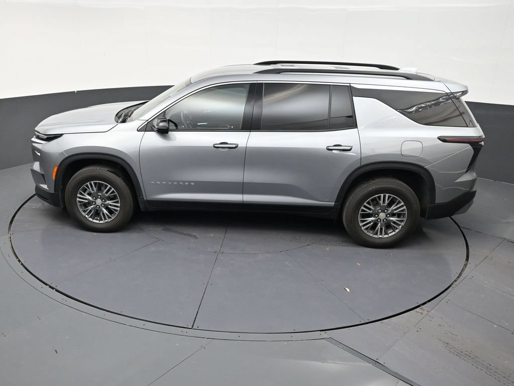 Used 2024 Chevrolet Traverse LS FWD image 11