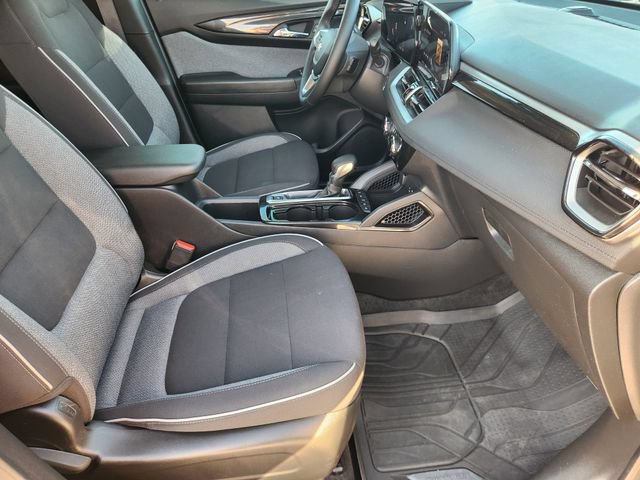 Used 2026 Chevrolet TrailBlazer LT w/ LT Cold Weather Package FWD image 14