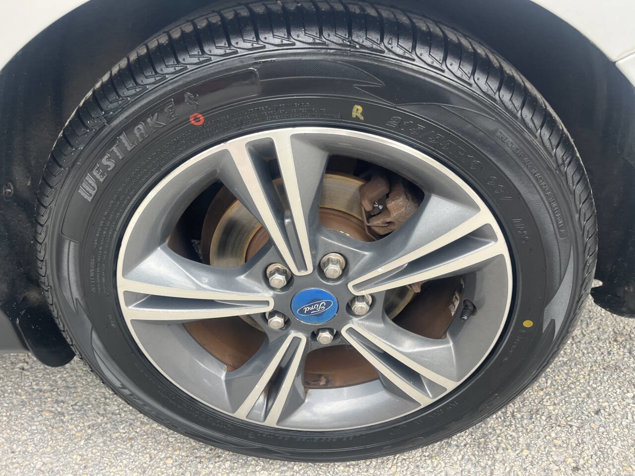 Used 2014 Ford Focus SE w/ SE Sport Package image 31