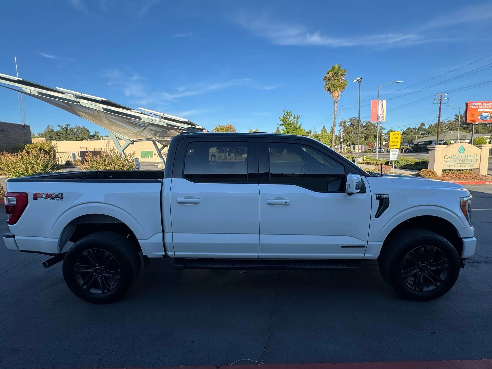 Used 2023 Ford F150 Lariat w/ Max Trailer Tow Package image 8
