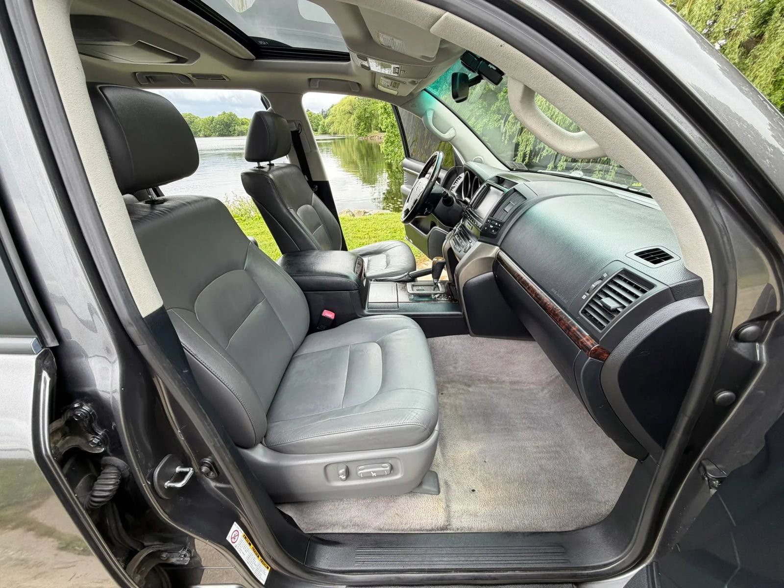 Used 2011 Toyota Land Cruiser w/ Upgrade Pkg AWD/4WD image 66