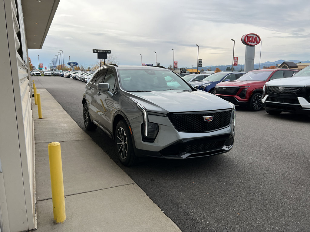 Used 2025 Cadillac XT4 Sport image 4