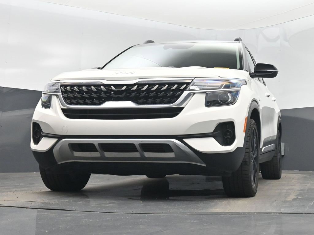 Used 2022 Kia Seltos Nightfall Edition image 20