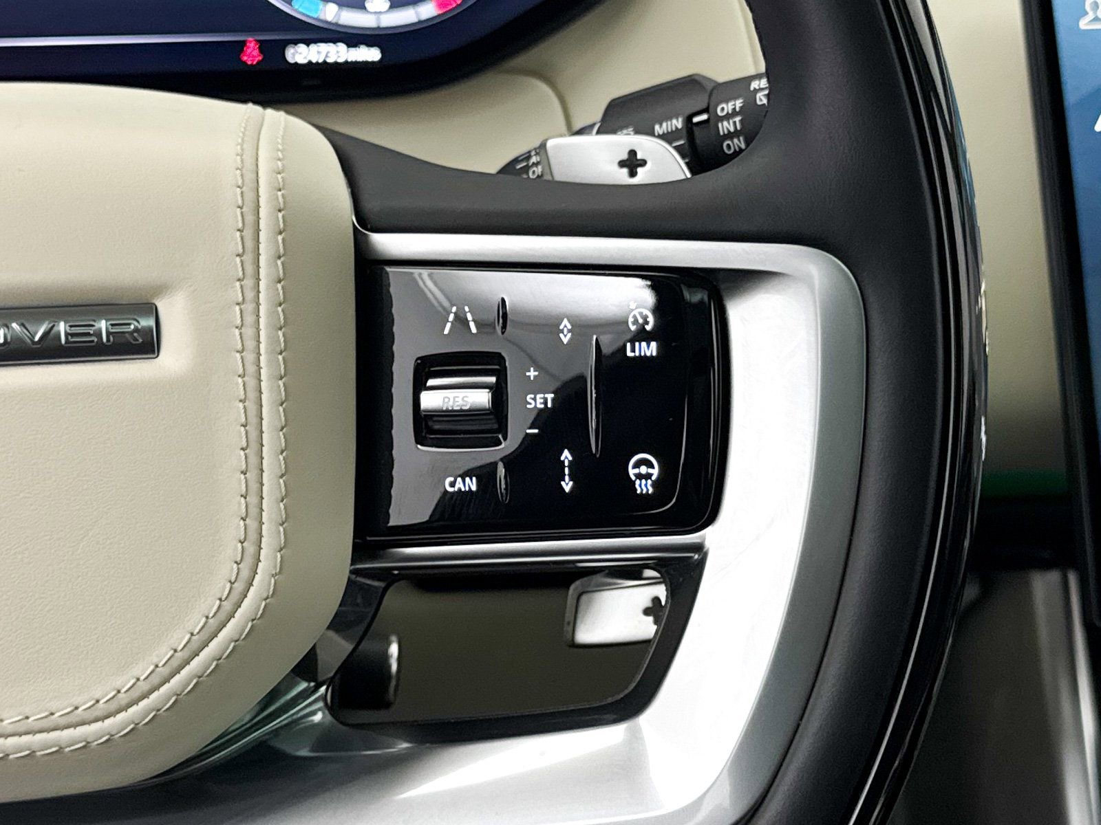 Used 2023 Land Rover Range Rover SE image 40