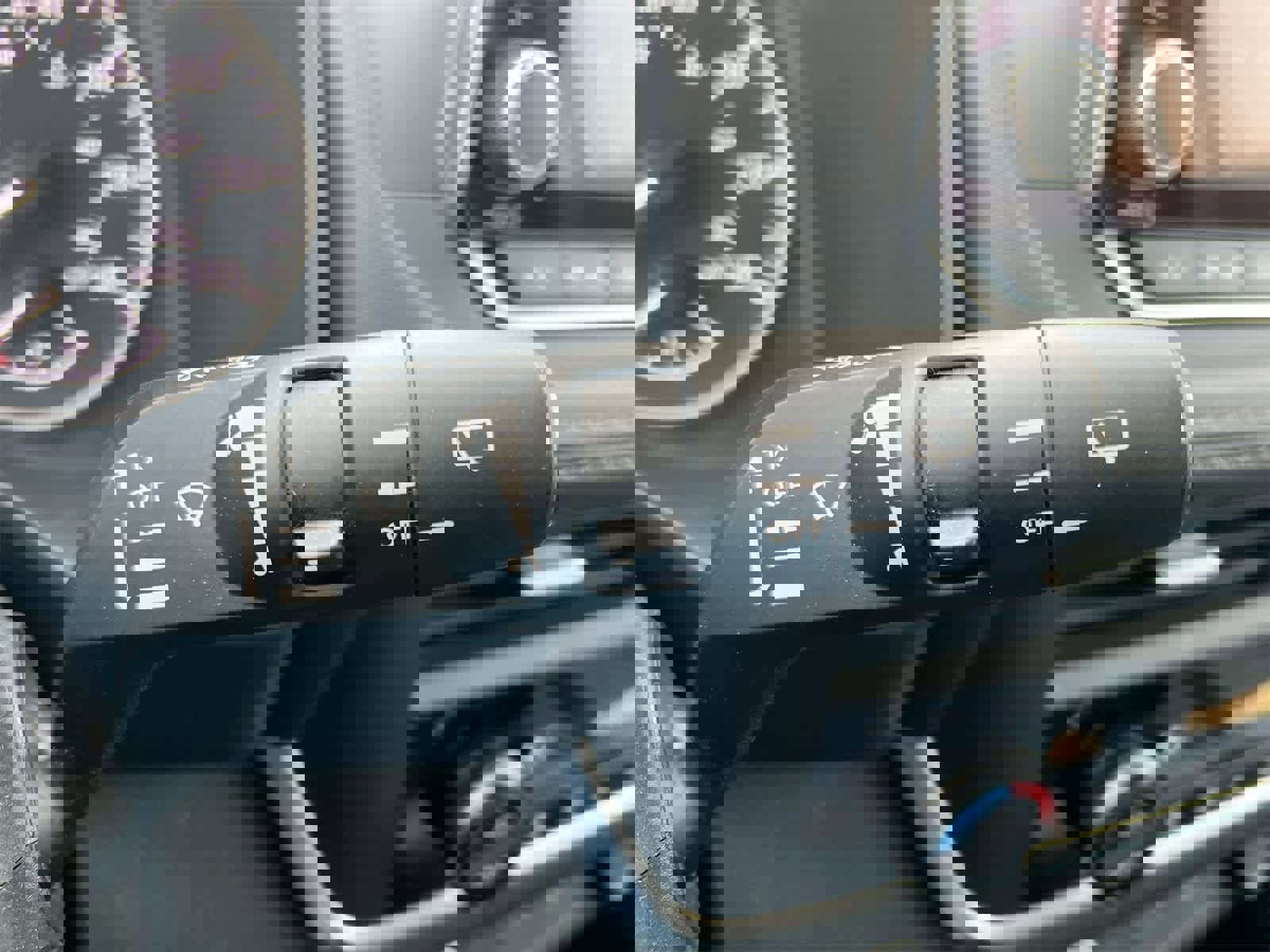 Used 2023 Nissan Rogue SV image 25