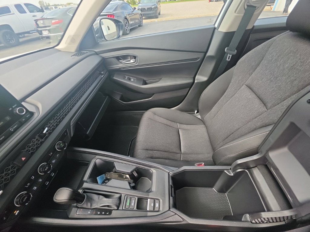 Certified 2025 Honda Accord SE image 24