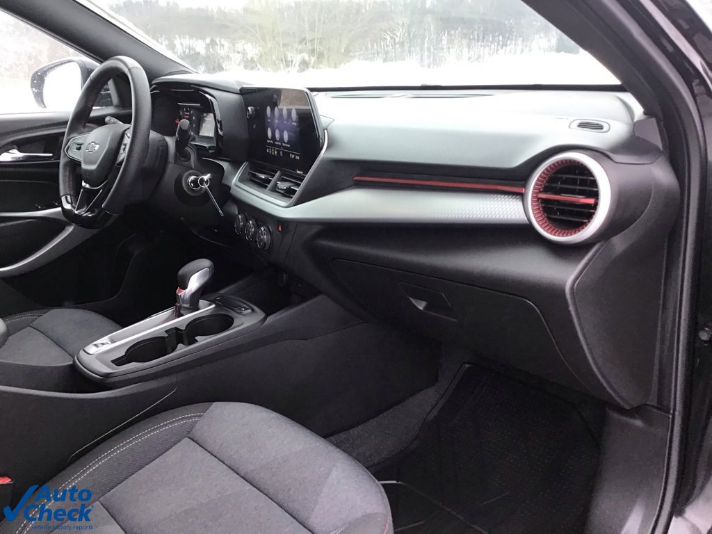 Used 2024 Chevrolet Trax RS w/ Driver Confidence Package image 23