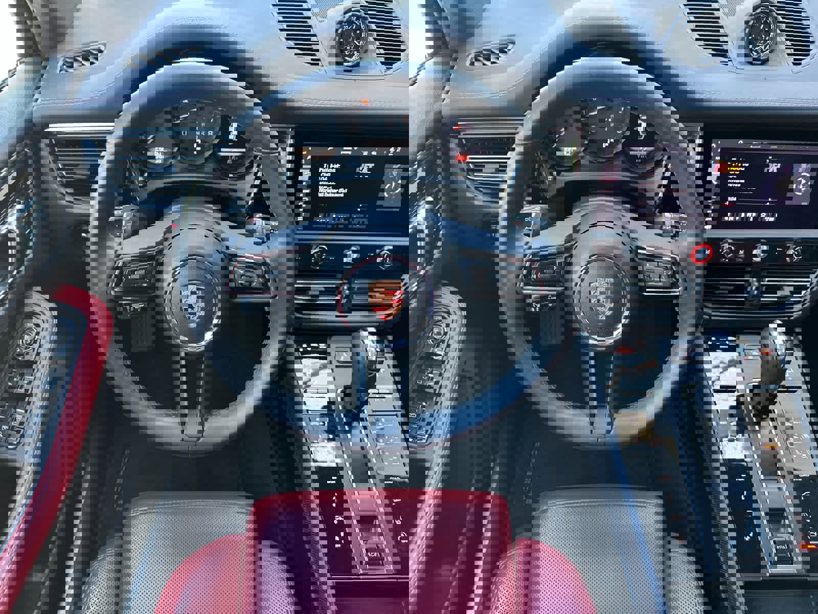 Used 2025 Porsche Macan image 15