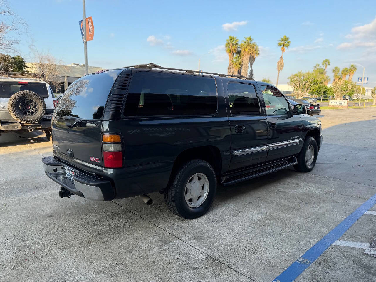 Used 2005 GMC Yukon XL SLE w/ Cargo Package image 11