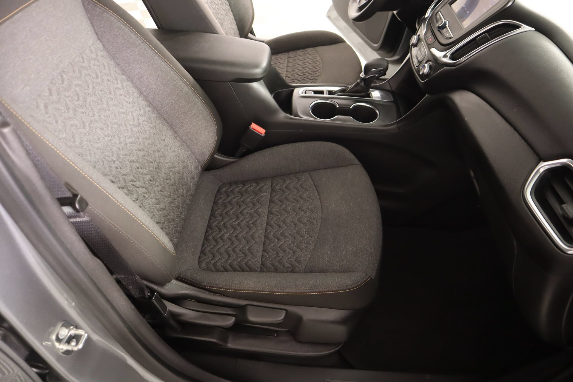 Used 2023 Chevrolet Equinox LT FWD image 12