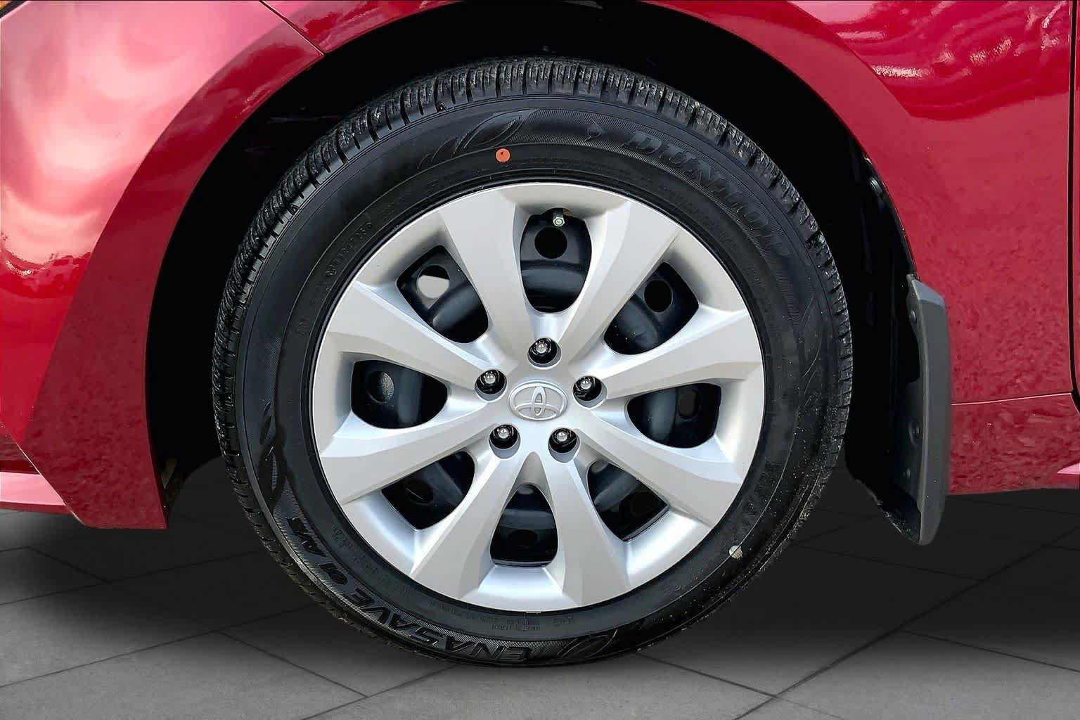 Used 2026 Toyota Corolla LE FWD image 11