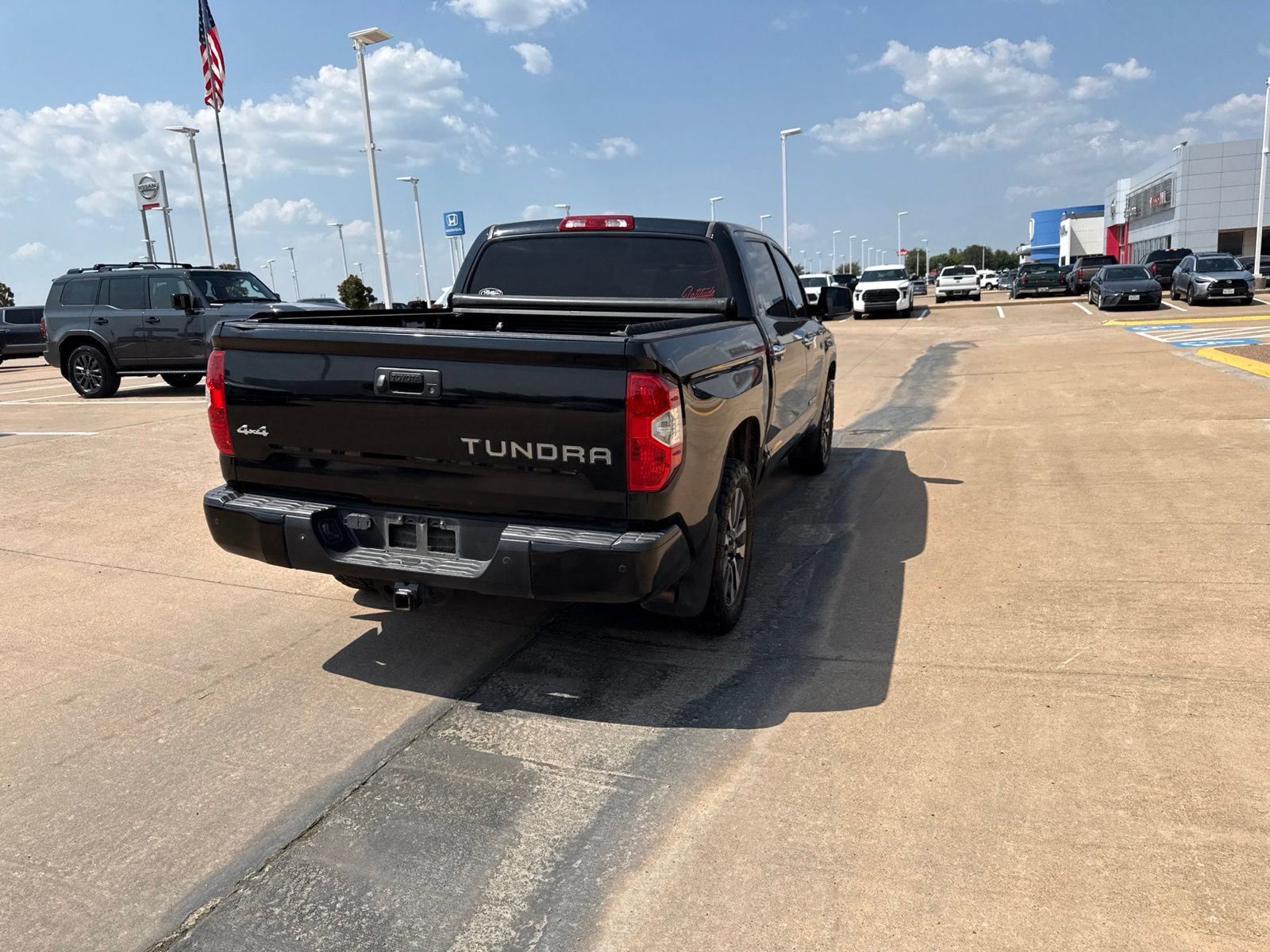 Used 2018 Toyota Tundra Limited w/ Limited Premium Package AWD/4WD image 20