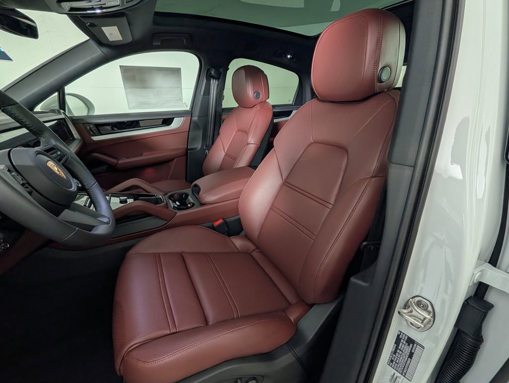 New 2026 Porsche Cayenne Coupe AWD/4WD image 5