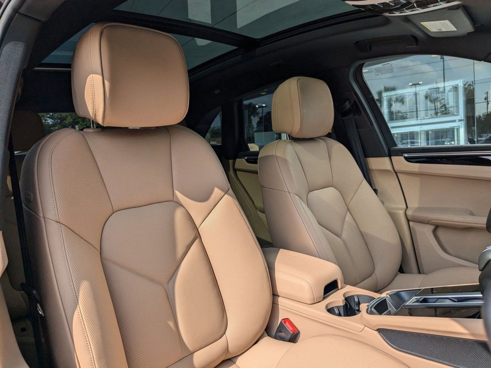 Certified 2025 Porsche Macan image 26