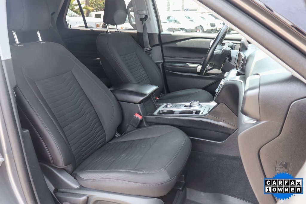Used 2021 Ford Explorer XLT image 32