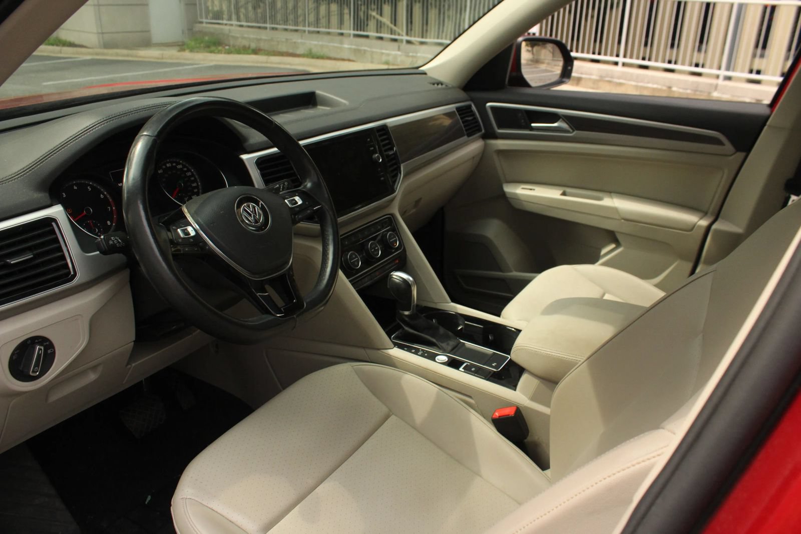 Used 2018 Volkswagen Atlas SEL FWD image 13