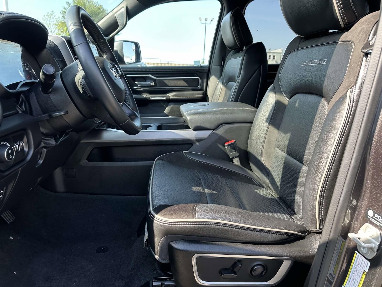 Used 2023 RAM 1500 Laramie AWD/4WD image 22