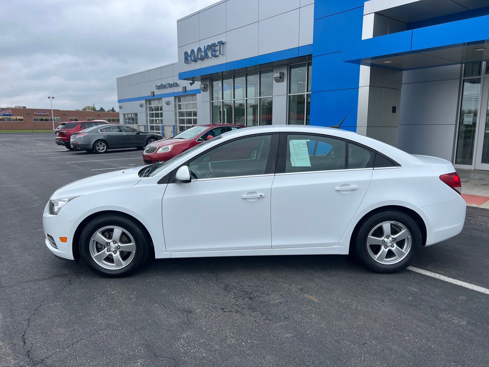 Used 2012 Chevrolet Cruze LT FWD image 2