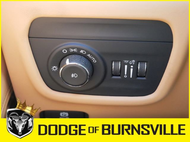 Used 2023 Jeep Grand Cherokee L Summit AWD/4WD image 27