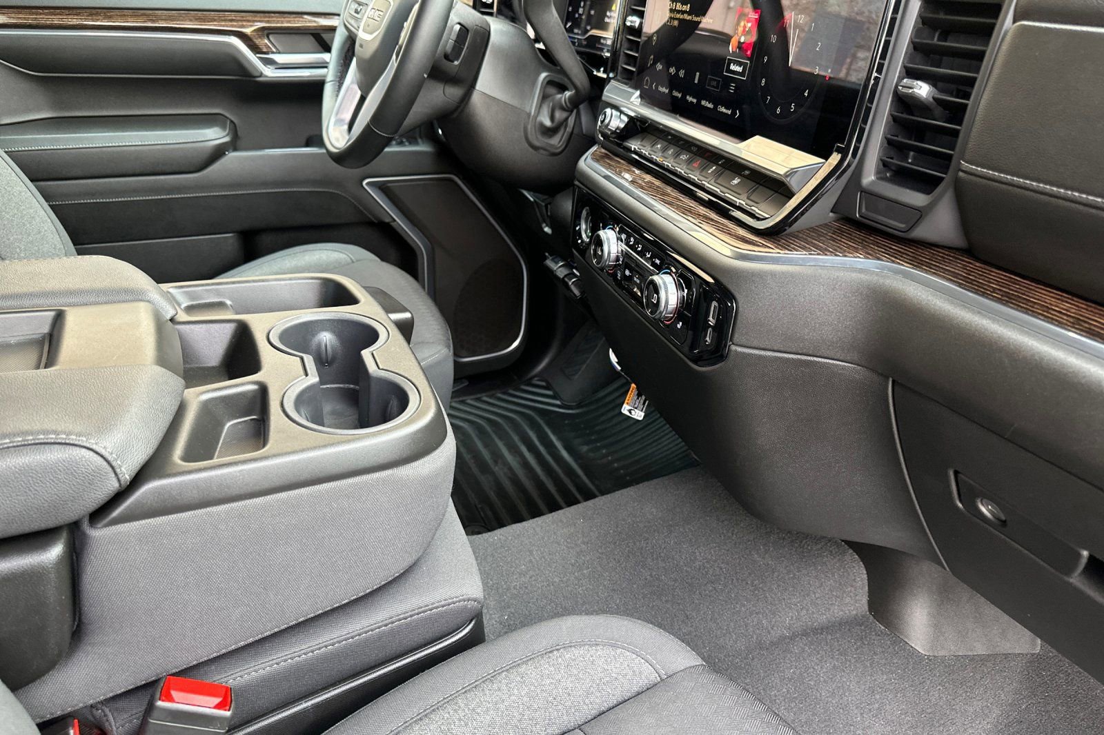 Certified 2024 GMC Sierra 1500 SLE image 16