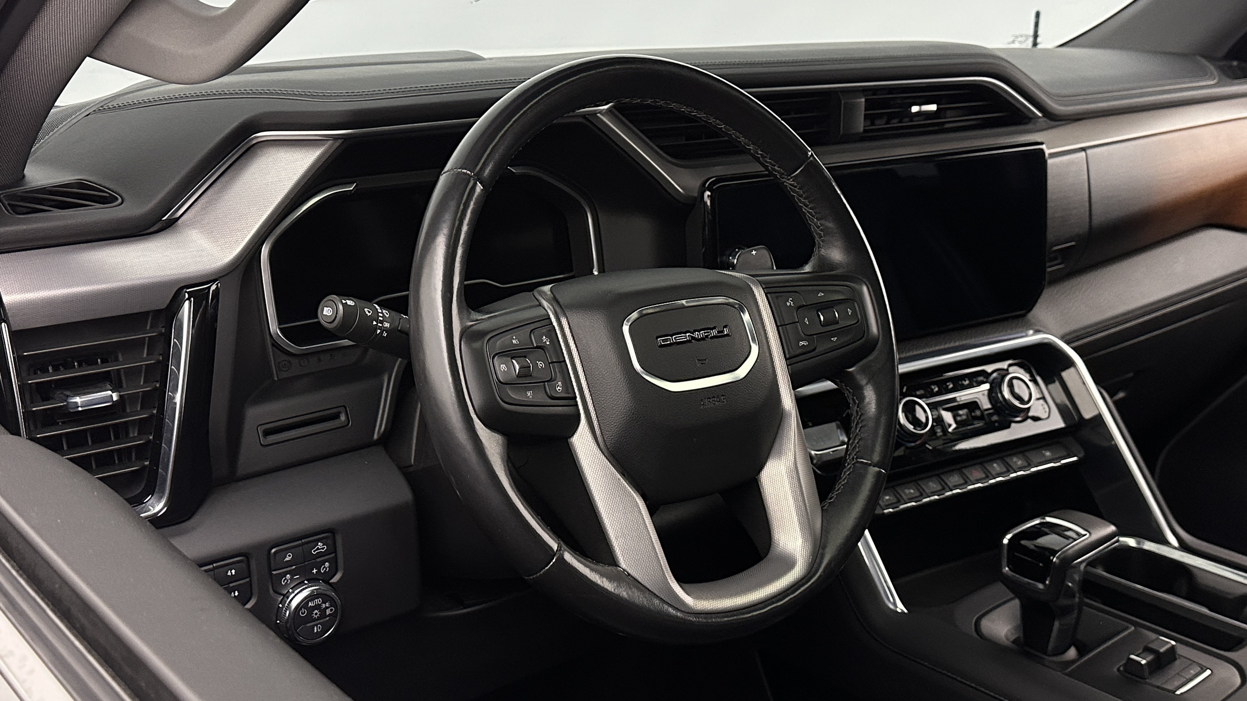 Used 2022 GMC Sierra 1500 Denali AWD/4WD image 10