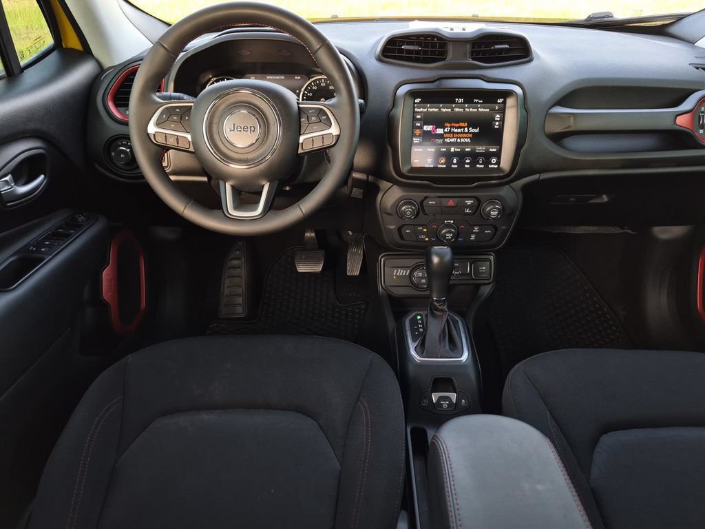 Used 2023 Jeep Renegade Trailhawk AWD/4WD image 18