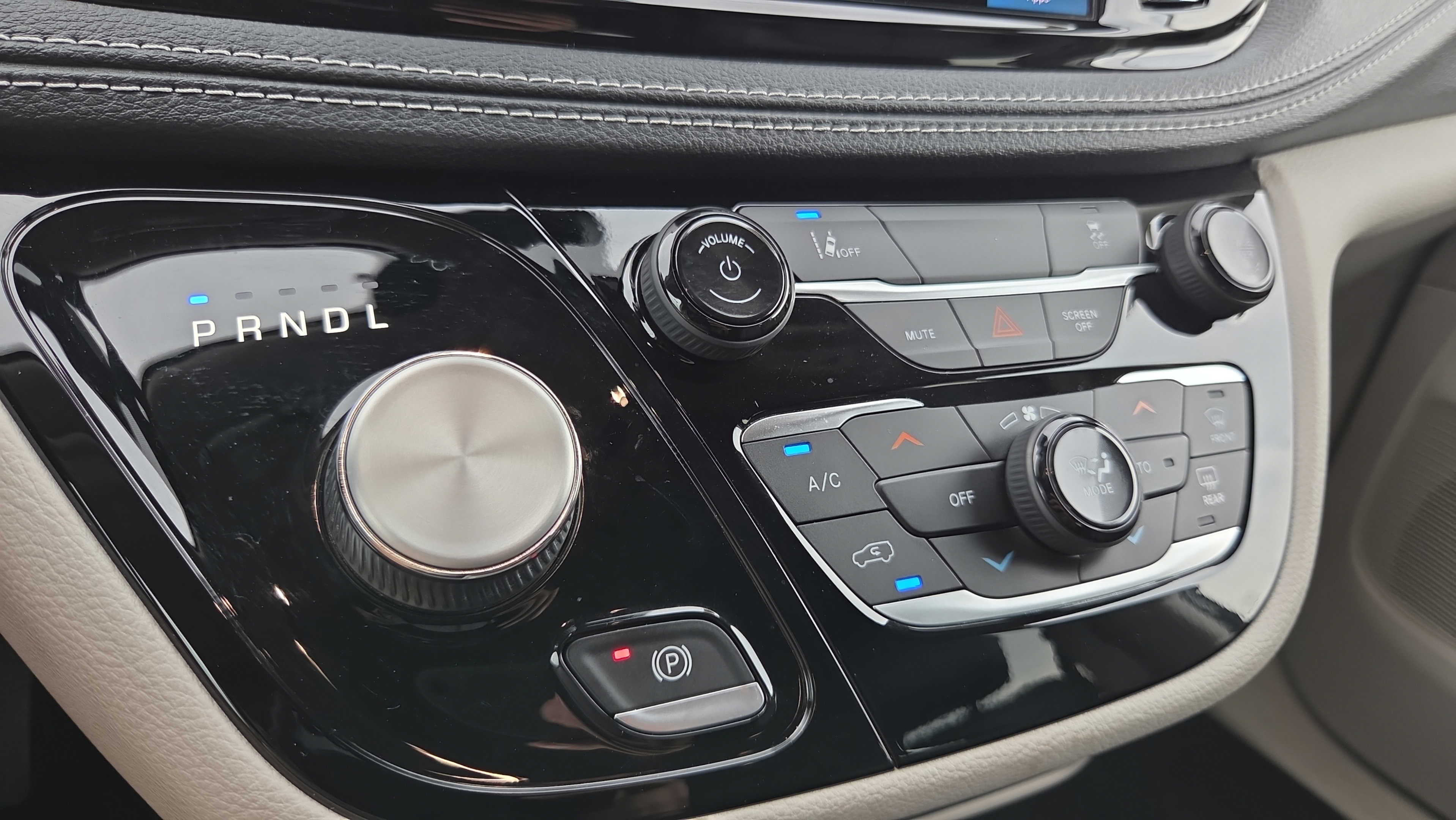 Used 2022 Chrysler Pacifica Touring-L FWD image 19