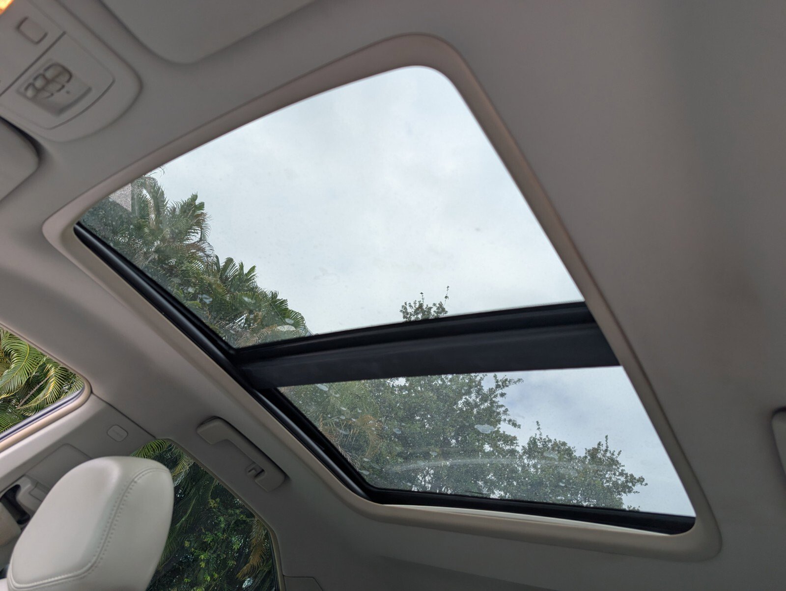 Used 2011 Cadillac CTS Luxury image 25