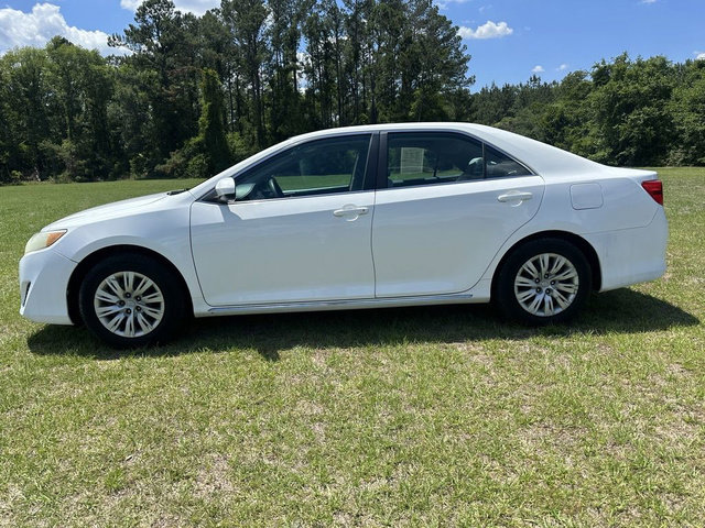 Used 2014 Toyota Camry LE FWD image 7